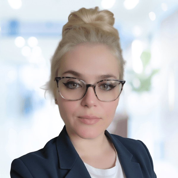 Alexandra Theunissen headshot